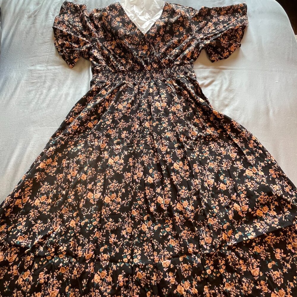 Boho Chic Flutter Sleeve Dress - Picture 2 of 5